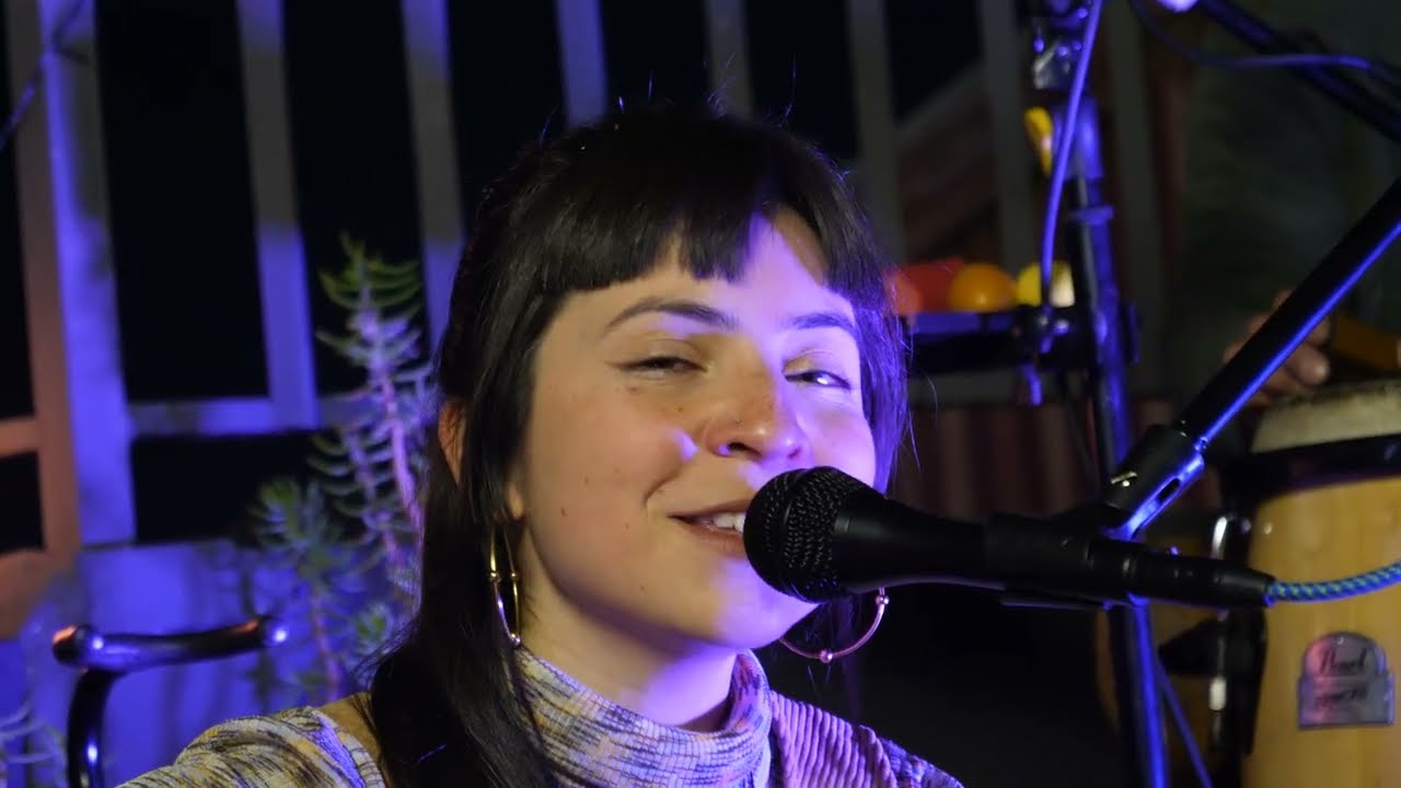 Alma Pájara en Sesiones 21